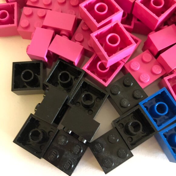 369 LEGO Basic Bricks Blocks 2x2 Pink Blue Black Bulk Lot Great Condition - Picture 3 of 7
